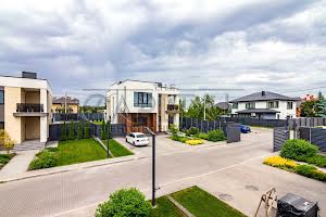 будинок за адресою Квітнева вул.