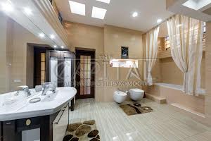 будинок за адресою Курортна вул., 9