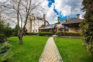комерційна за адресою Бориспільський, 1