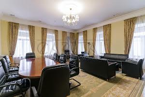 комерційна за адресою Липська вул., 10