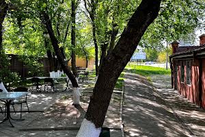 комерційна за адресою Польова вул., 4