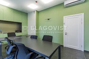 комерційна за адресою Новоселицька вул., 7