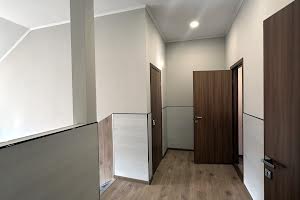 комерційна за адресою Середня вул., 10А
