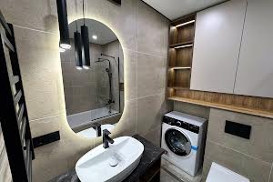 квартира за адресою Степана Бандери вул., 77-Б