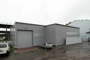 комерційна за адресою Будівельників вул., 1