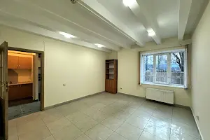 комерційна за адресою Ярослава Пастернака вул., 4