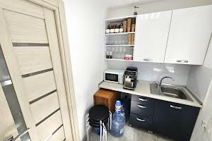комерційна за адресою Одеська вул., 8А