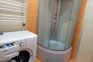 квартира за адресою Хотинська вул., 12