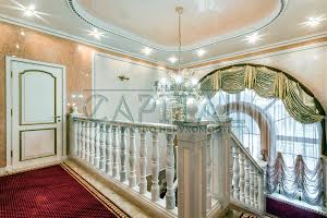 коммерческая по адресу Патріарха Володимира Романюка ул. (Жовтнева), 2Б