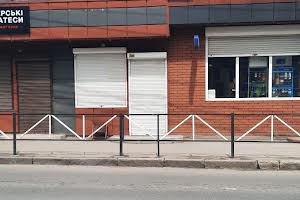 комерційна за адресою Чорновола вул., 19