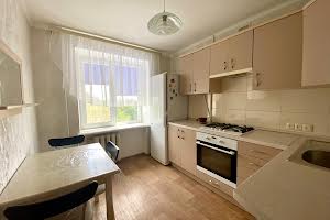 квартира за адресою Космонавтів вул., 142
