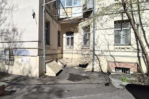 комерційна за адресою Саксаганського вул., 92