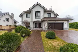 будинок за адресою Космонавтов, 5