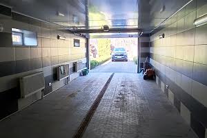 будинок за адресою Драгоманова