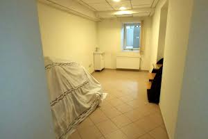 комерційна за адресою Пастера вул., 8