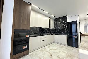 квартира за адресою Степана Бандери вул., 77-Б
