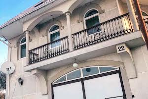 дом по адресу Червоногірська