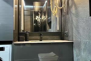 квартира за адресою Космічна вул., 5