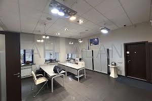 комерційна за адресою Микільсько-Ботанічна вул., 3