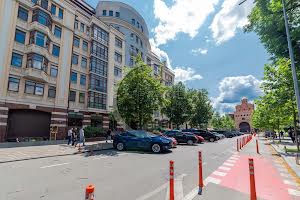 комерційна за адресою Золотоворітська вул., 13