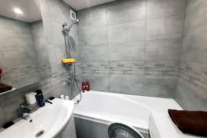 квартира за адресою Івана Франка просп., 10