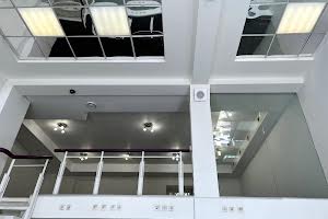 коммерческая по адресу Банковская ул., 5