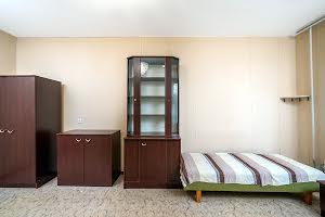 квартира за адресою П'ятницька вул., 63