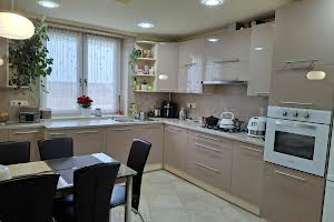 квартира за адресою Садова вул., 16