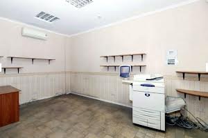 комерційна за адресою Саксаганського вул., 125
