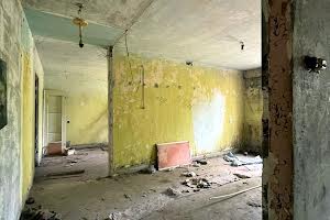 комерційна за адресою Міру, 21
