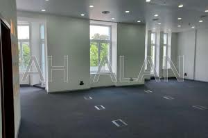 коммерческая по адресу Музейний пер., 4