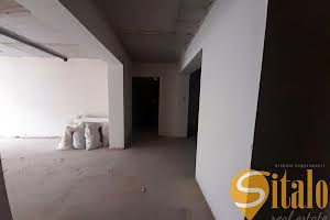 комерційна за адресою Залізнична вул., 42а