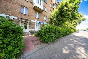 коммерческая по адресу Любомира Гузара просп. (Космонавта Комарова), 38-А