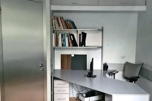 комерційна за адресою Соборна пл. (Жовтнева), 8