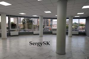 комерційна за адресою Центральна вул., 21-А