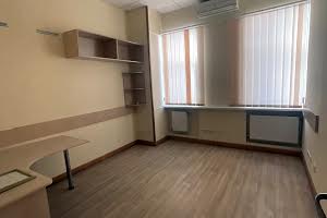 комерційна за адресою Саксаганського вул., 67-Б