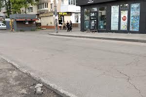 комерційна за адресою Березинська вул., 28