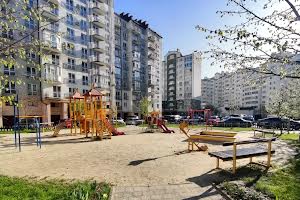 квартира по адресу Ивано-Франковск, Владимира Ивасюка ул., 2