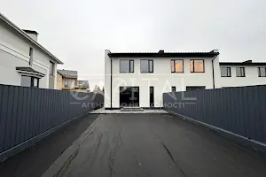 будинок за адресою Шкільна вул., 4