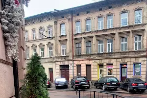 комерційна за адресою Героїв УПА вул., 16