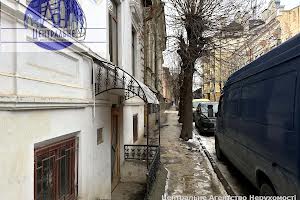 комерційна за адресою Конституційна вул. (28 Червня), 55