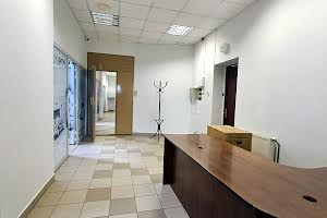 коммерческая по адресу Кардинала Любомира Гузара ул., 32