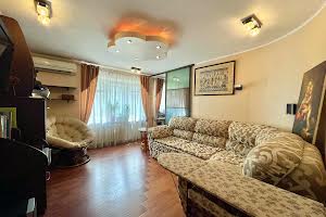квартира за адресою Семафорна вул., 32