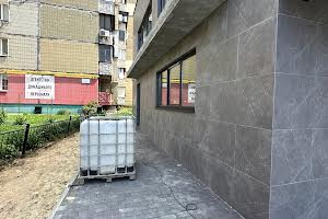 комерційна за адресою Ревуцького вул., 35а