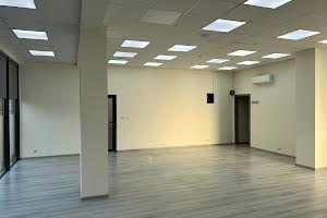 комерційна за адресою Корятовича пл., 28