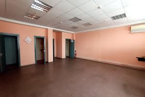 комерційна за адресою Ореста Васкула вул., 8