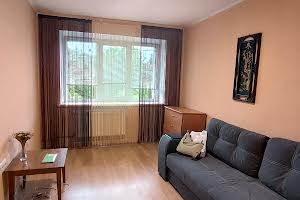 квартира за адресою Замостянська, 4