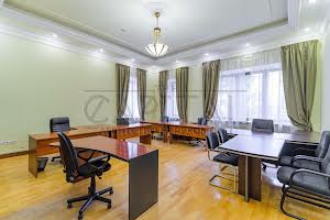 комерційна за адресою Липська вул., 10