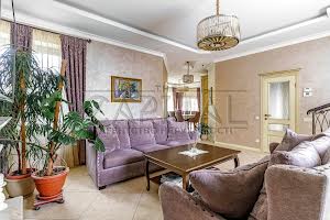 будинок за адресою Центральна вул.