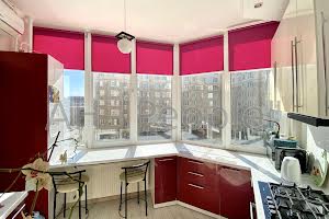 квартира за адресою Братська вул., 12